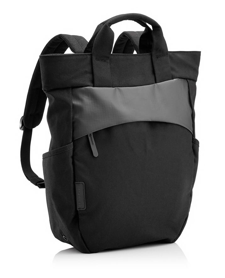 Crumpler art crowd backpack top