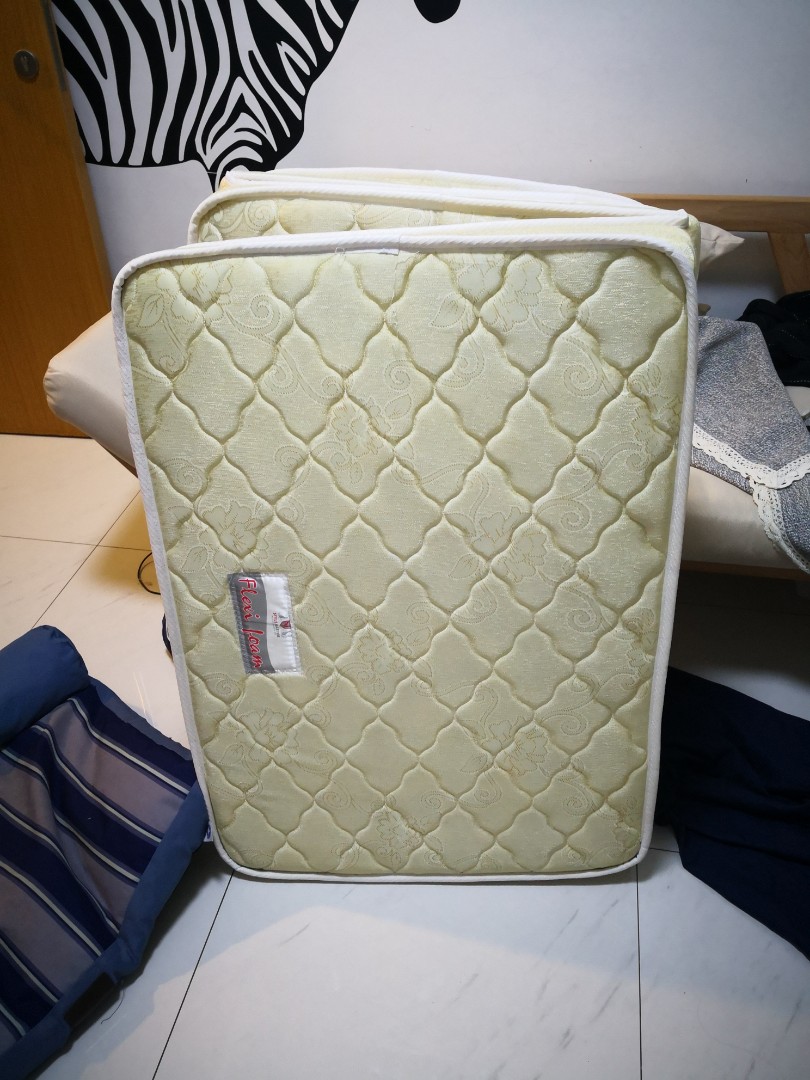 Flexi Form Mattress Single Szie Nearly New Furniture Beds