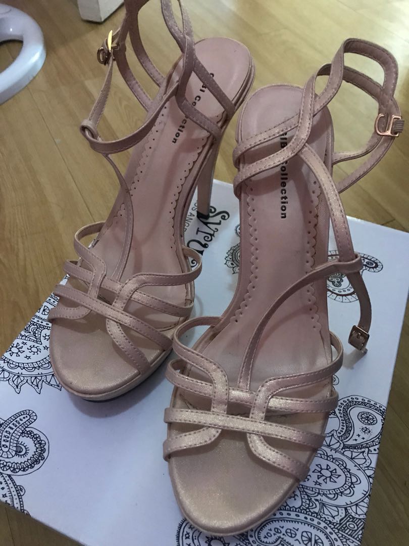 Luxe Moda - Crisscrossing straps showcase your pretty pedi in a sandal  lofted on a sky-high heel and wrapped platform🤩🤩🤩 Teaser By Chinese  Laundry Shoes @chineselaundry #chineselaundry #chineselaundryshoes  #chineselaundryheels #heels #heelsaddict ...