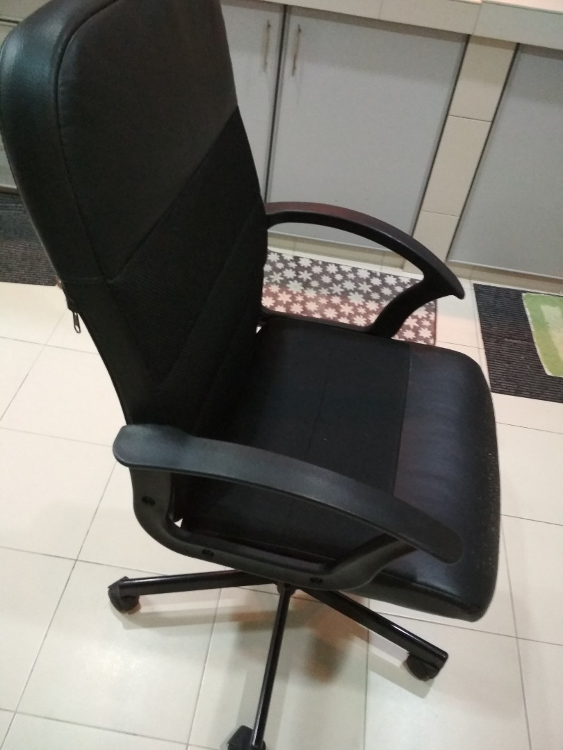 Ikea Swivel Office Chair Renberget Home Furniture Furniture On Carousell