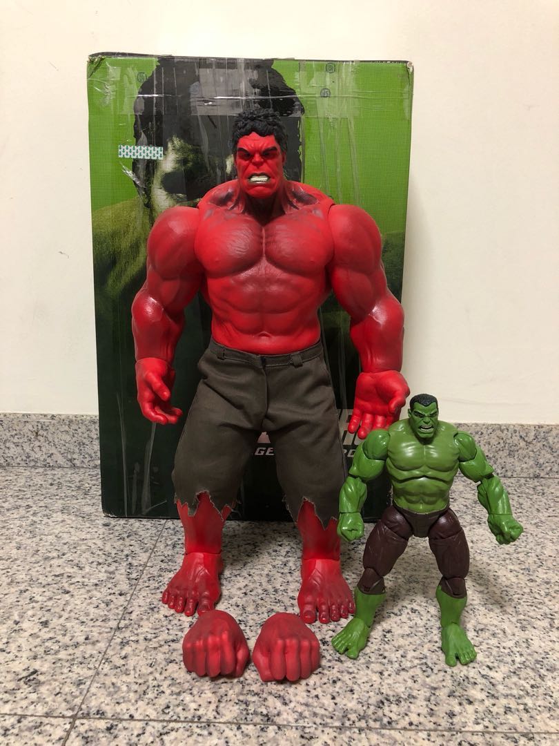 giant hulk figure