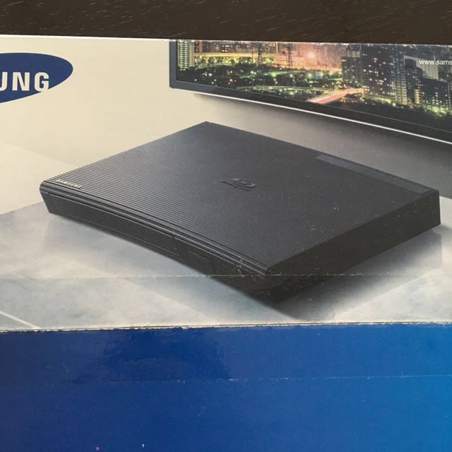 New Samsung BDJ5500 3D Bluray Disc / DVD Player, TV & Home Appliances