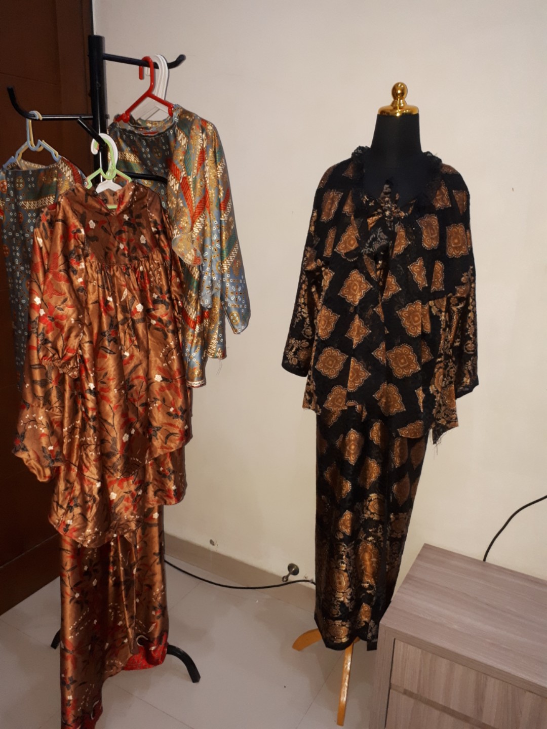 Outer Gamis Batik Anak Ibu Ready Fesyen Wanita Pakaian Wanita Di Carousell