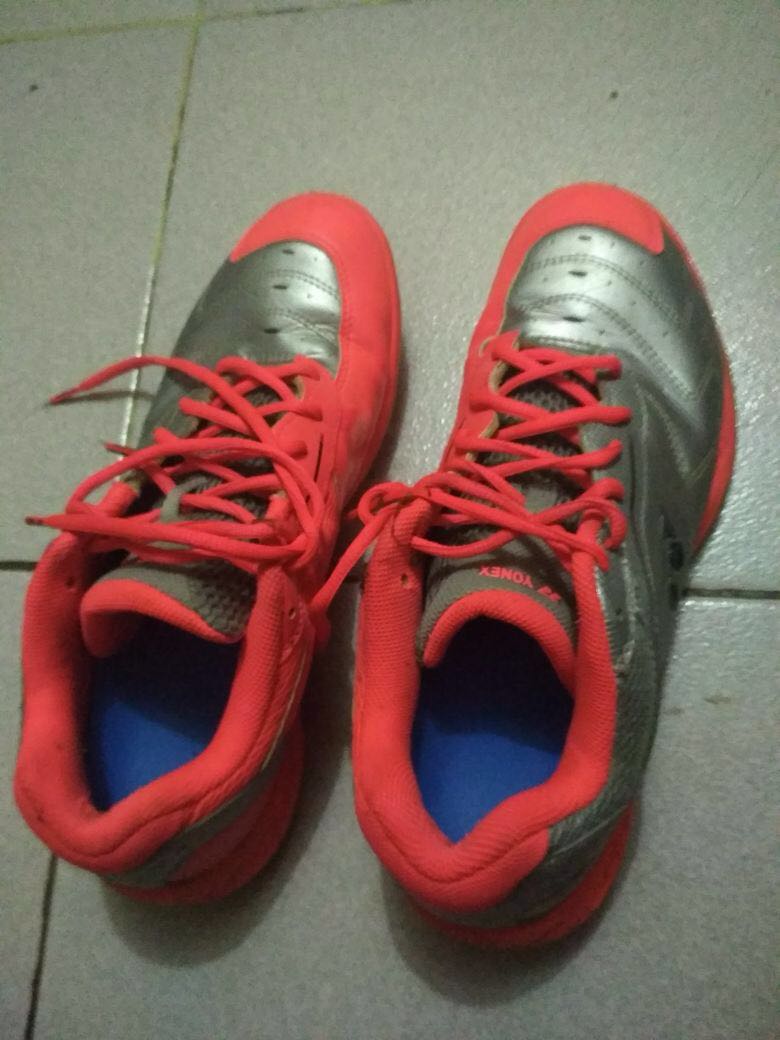 Sepatu Badminton Yonex Power Cushion 65 Ex Silver Original Olah Raga Perlengkapan Olahraga Lainnya Di Carousell