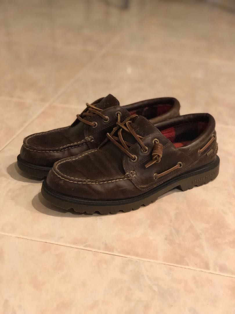 lug sole boat shoes