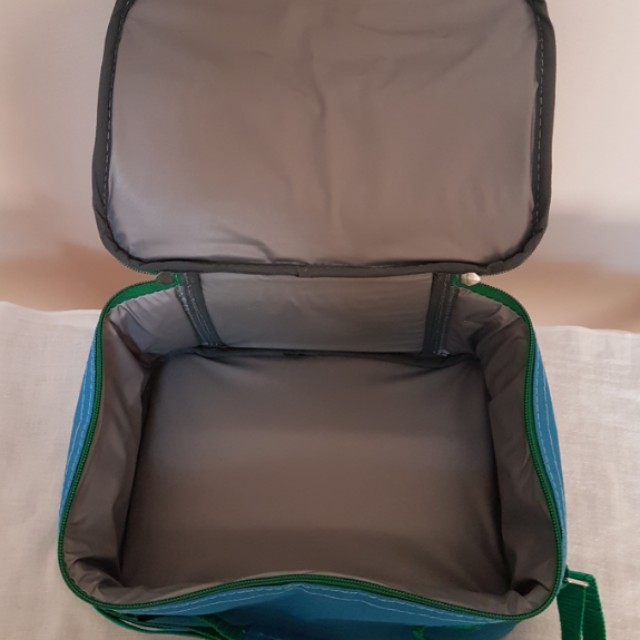 Trolls Lunch Bag (Branch) (Category: Weaning & Toddler Feeding) located in Quezon City. Submitted by akcstuff (Listing ID 167243242, Image 2). Description: Insulated lunch bag last piece available Dimension: 9.5"x 7" x 4" Marked down from Php250!.