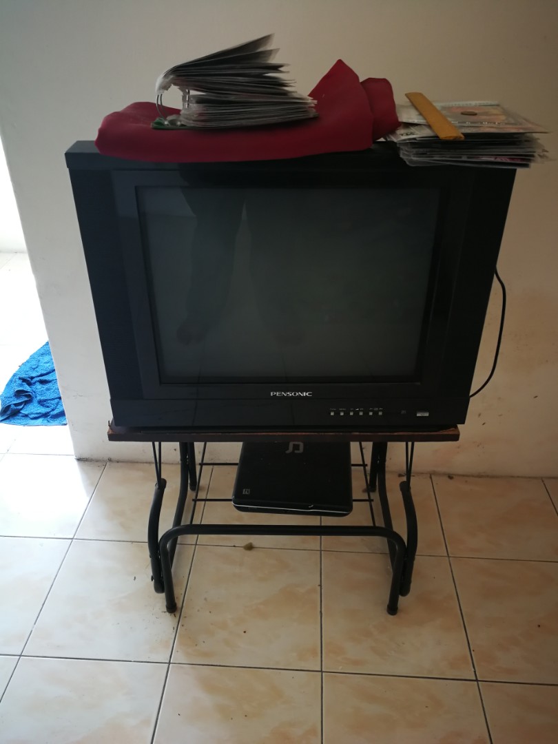 Used tv, Furniture & Home Living, Furniture, TV Consoles on Carousell