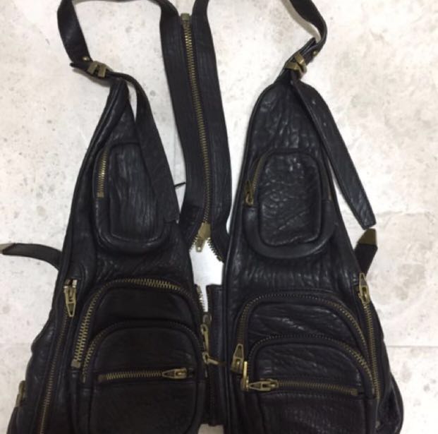 Alexander wang 2025 bianca vest bag