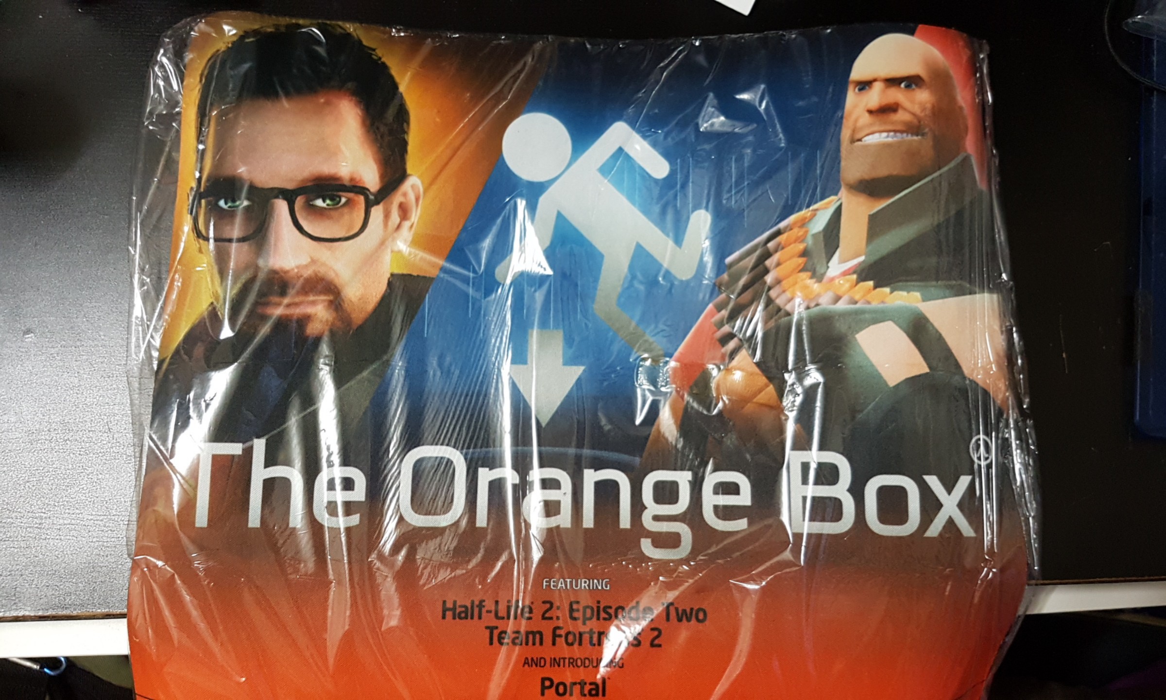 Bnib Mouse Pad The Orange Box Half Life 2 Team Fortress 2 Portal Computers Tech Parts Accessories Other Accessories On Carousell