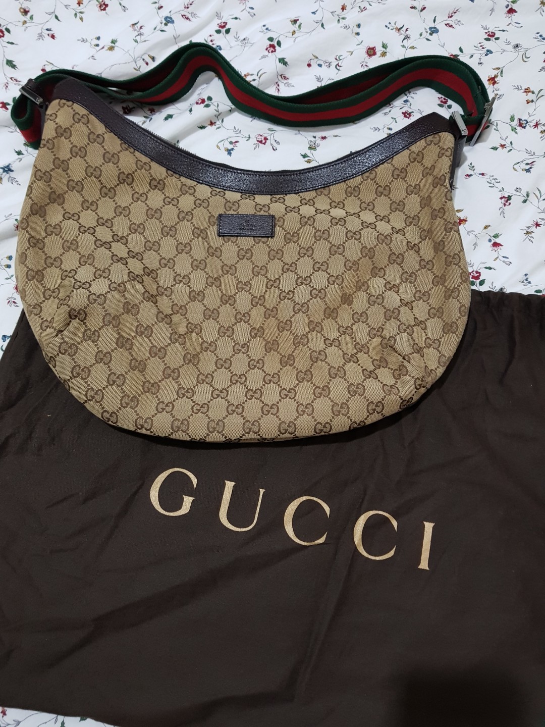 gucci half moon sling bag