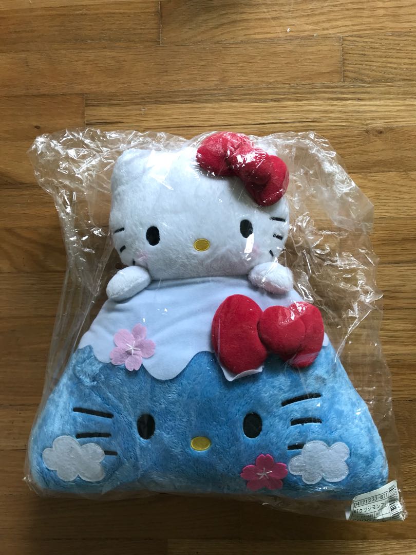Hello kitty (Category: Character Goods) located in Singapore. Submitted by topazsky (Listing ID 167358580, Image 2). Description: .