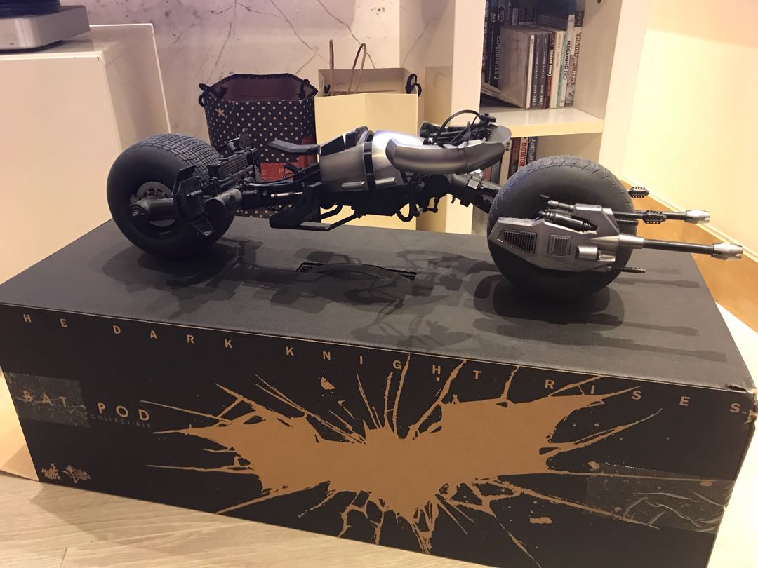 Hot Toys Batpod, 興趣及遊戲, 玩具 & 遊戲類 Carousell