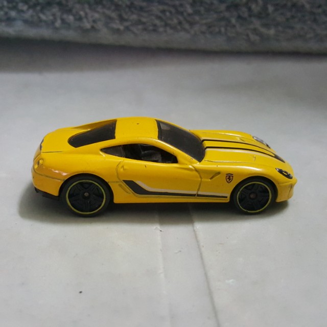 Hotwheels Ferrari 599 GTB Fiorano Yellow loose racing sporty