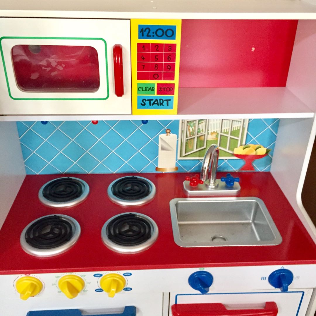 Kidkraft Deluxe Let s Cook Kitchen preloved