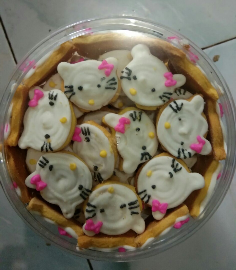 Kue Kering Cookies Karakter Makanan Minuman Kue Kue Di Carousell