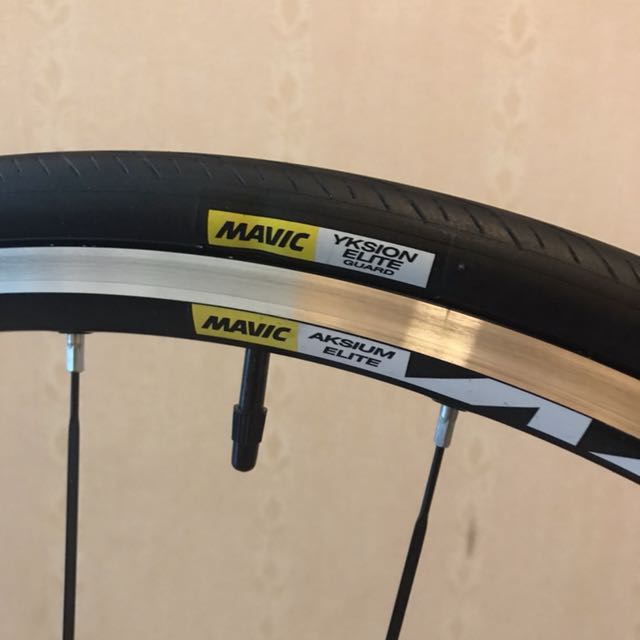 mavic aksion tyres