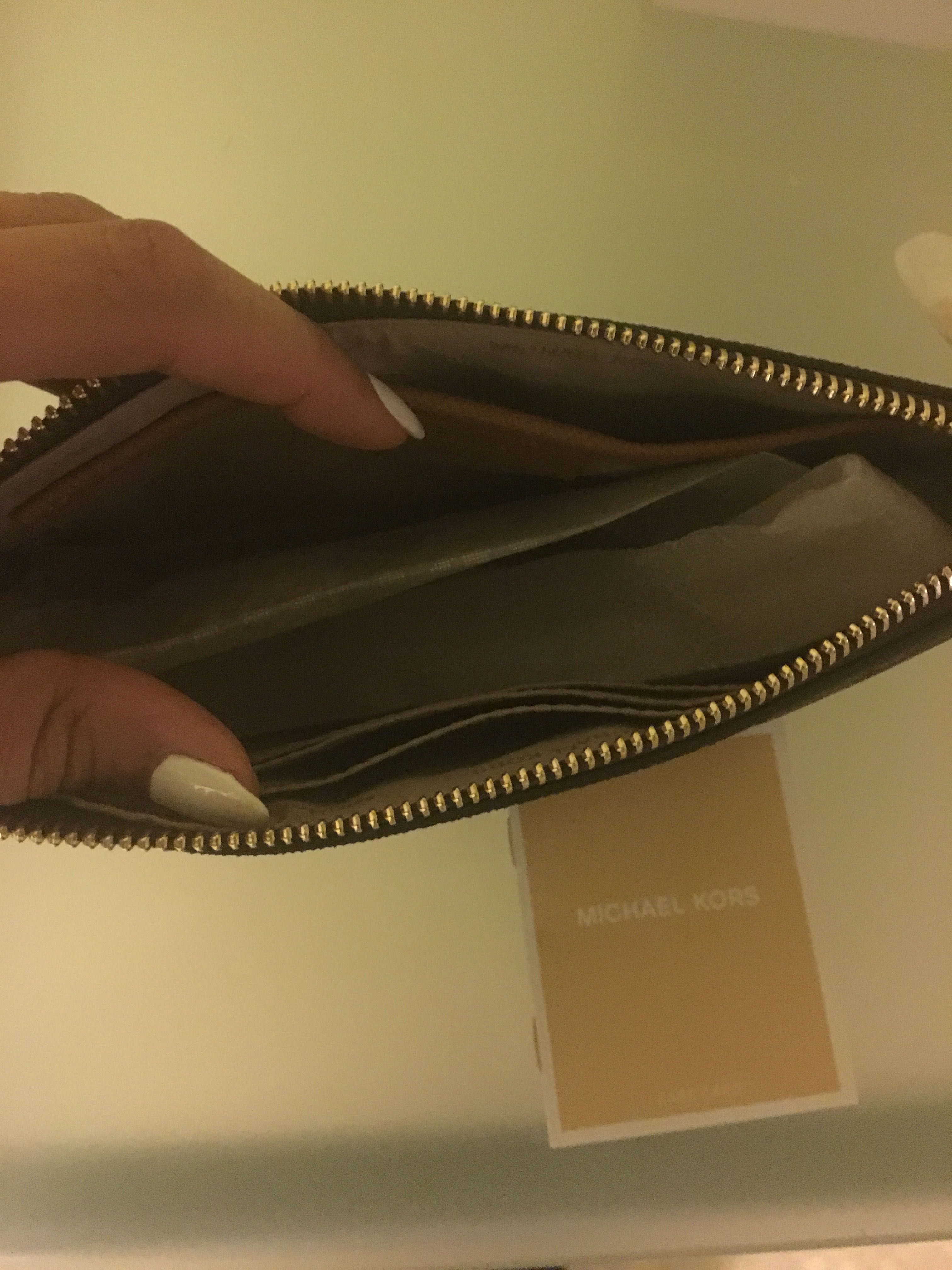 Michael Kors Small purse Women s Fashion Bags Wallets on Carousell