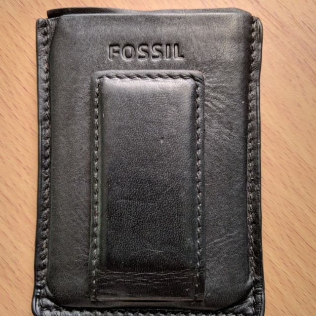 Minimalist Fossil RFID Card Case, Men's Fashion, Watches