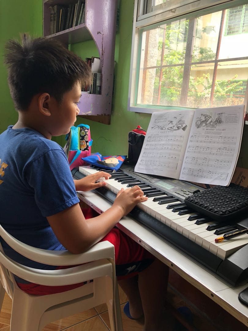 Piano lesson (Category: Looking For) located in Manila. Submitted by musikeero (Listing ID 164725708, Image 2). Description: Private lesson.better if you have piano or keyboard sa house.if wala pls provide. 1hour piano lesson [No bundle session] FARE NOT INCLUDED . 400 per hour .