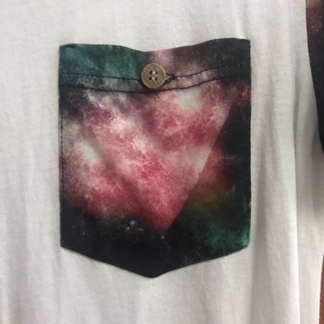 PULL & BEAR Tee (Category: Tshirts & Polo Shirts) located in Singapore. Submitted by authenkicks (Listing ID 153062679, Image 2). Description: PULL & BEAR Galaxy T Shirt Used Once authentic 💯 from Pull & Bear Ion Orchard Size S asian size PM or Whatsapp 98356669.