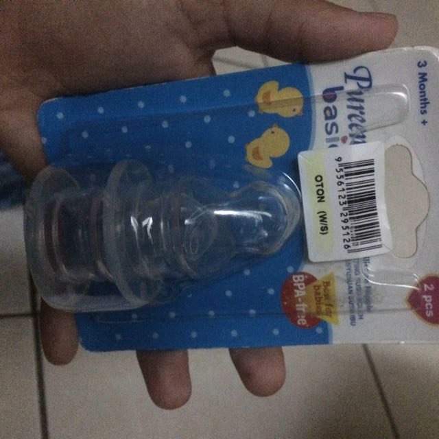 Puting Susu Pureen Oton 3 Months Babies Kids Nursing Feeding On Carousell