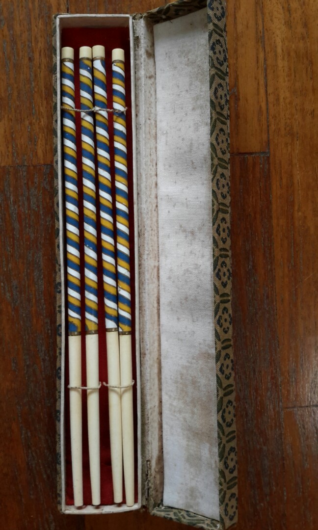 Set of 2 jing tai lan chopsticks with spiral design, TV & Home Appliances, Kitchen Appliances