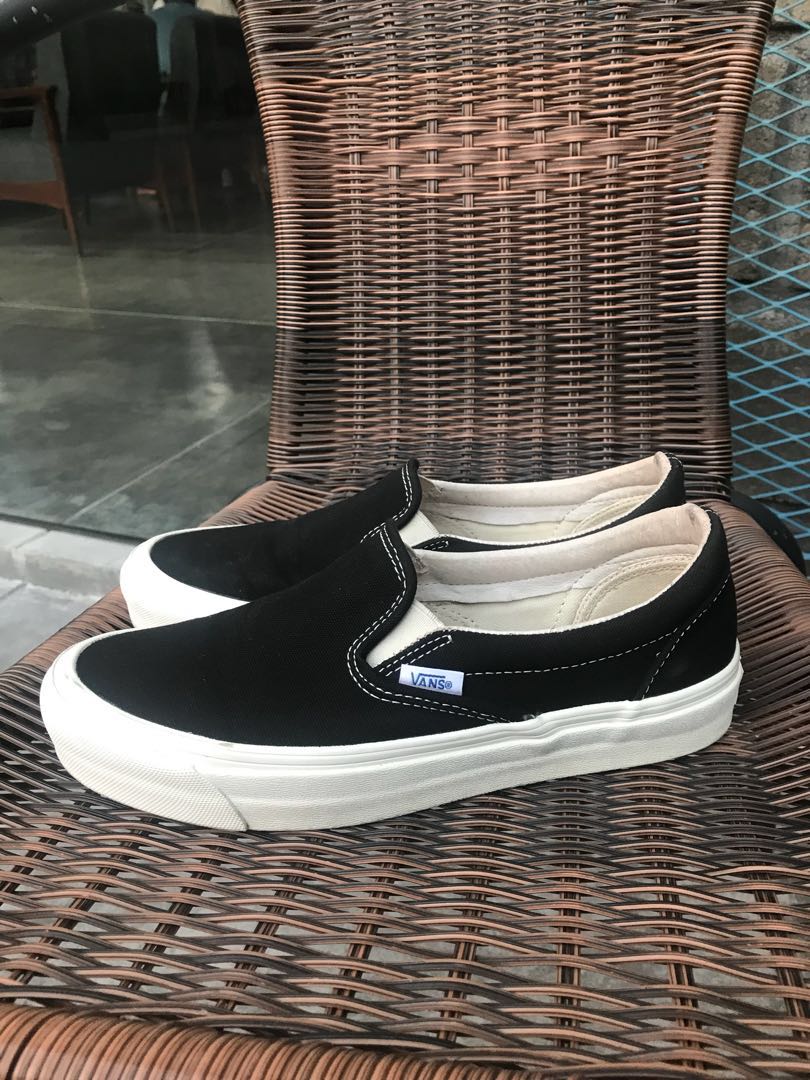Vans vault og clearance slip on black white