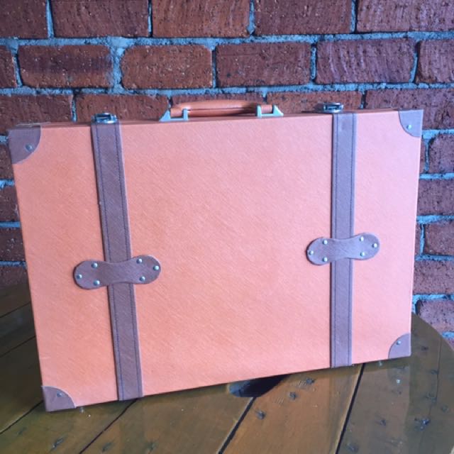 Vintage Briefcase Home And Furniture Home Décor On Carousell 