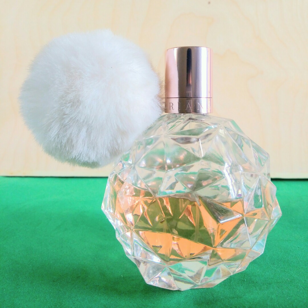 ariana grande original perfume