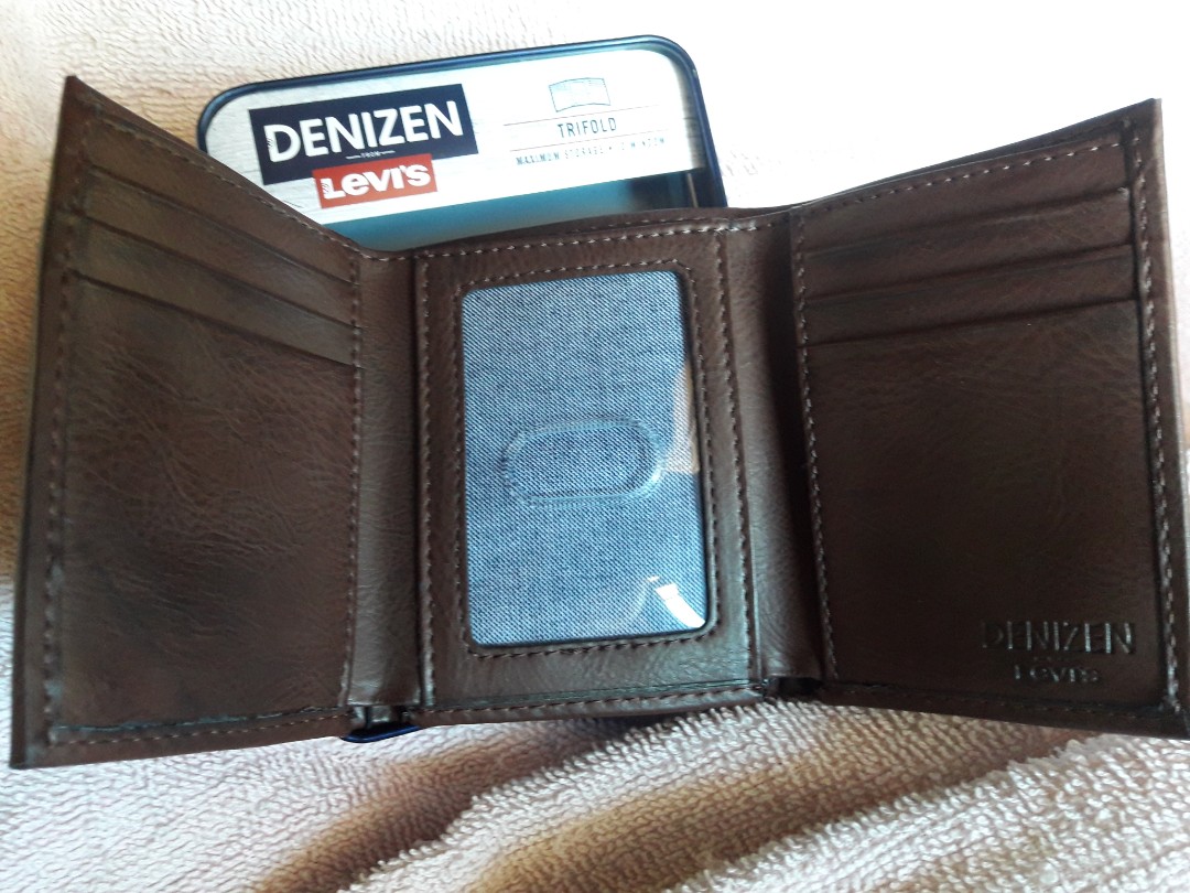 Denizen Levi's Wallet, Men's Fashion, Watches & Accessories, Wallets & Card  Holders on Carousell