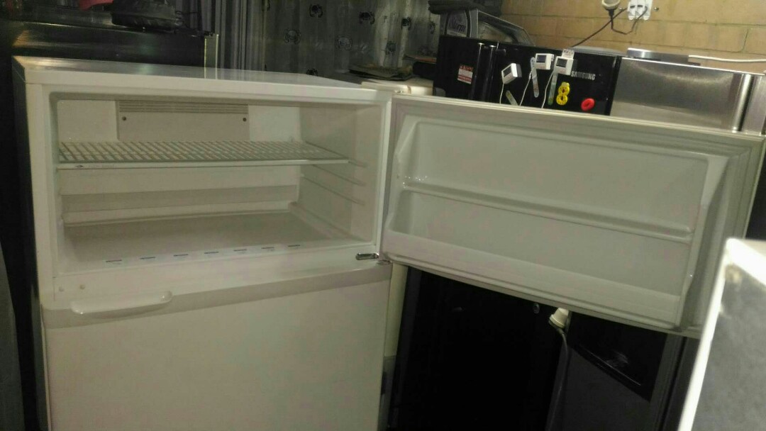 HOOVER CONTOUR frostfree fridge freezer 480 litres, Kitchen & Appliances on Carousell