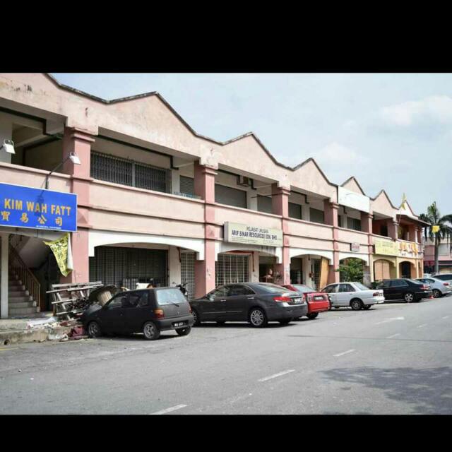Pusat Perdagangan Seri Kembangan 2 story shop (Located On G Floor
