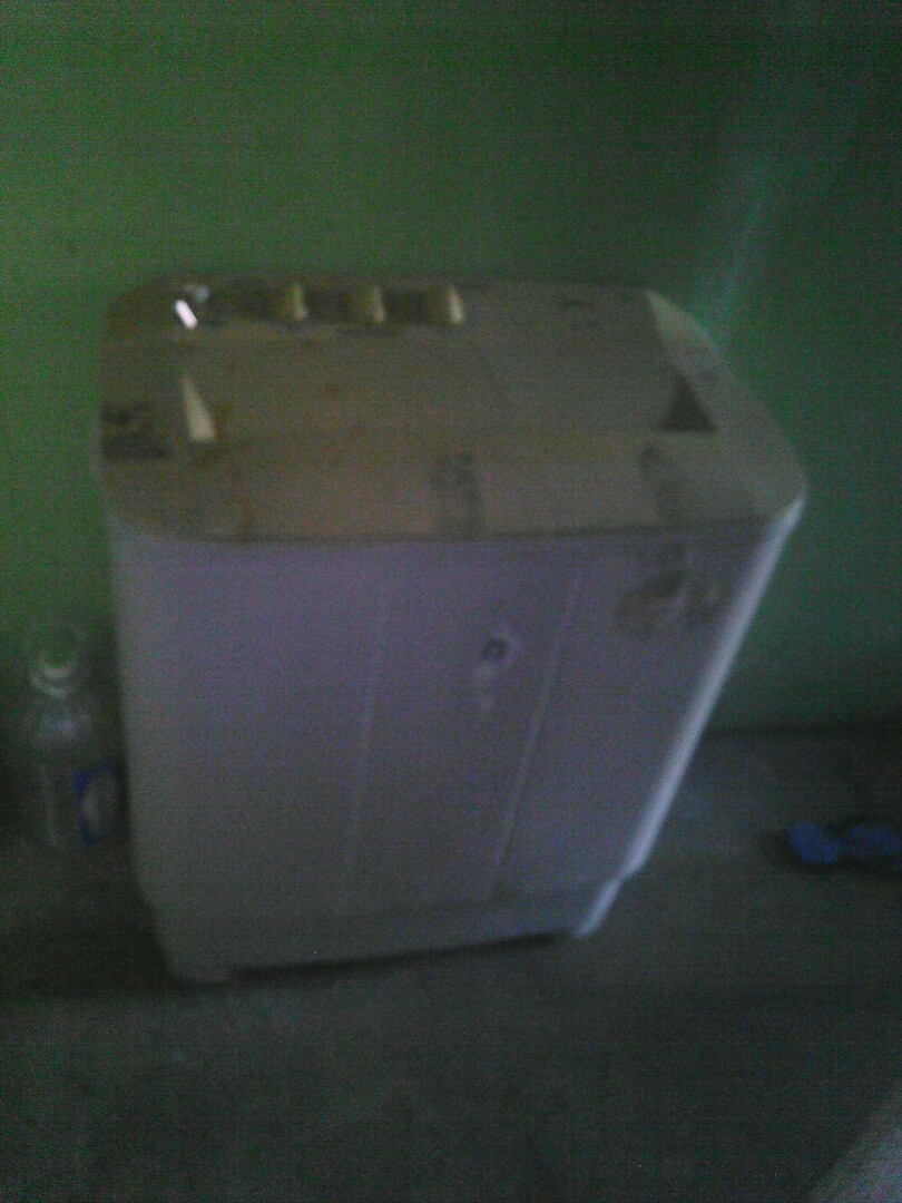 Misin Basuh Peralatan Dapur Di Carou Tunjuk Banyak Lagi Peralatan Dapur Photo