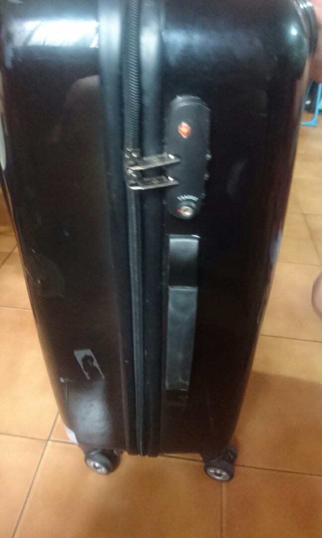Saxophone iPhone Luggage (Category: Musical Instruments) located in Manila. Submitted by debeelin (Listing ID 167769131, Image 2). Description: .
