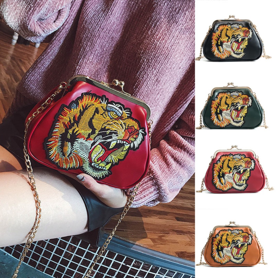 Tas Selempang Dengan Sticker Kepala Harimau Keren Bahan Kulit