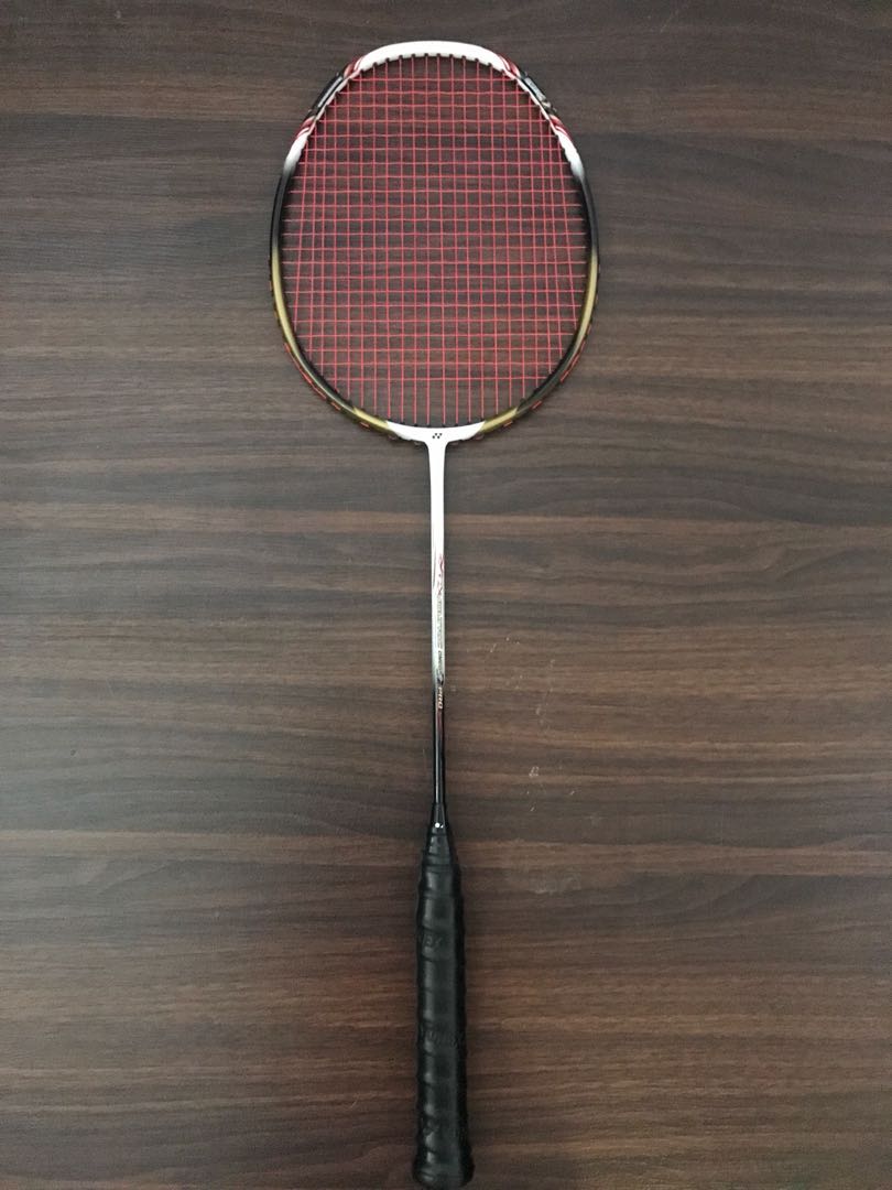 yonex voltric omega pro