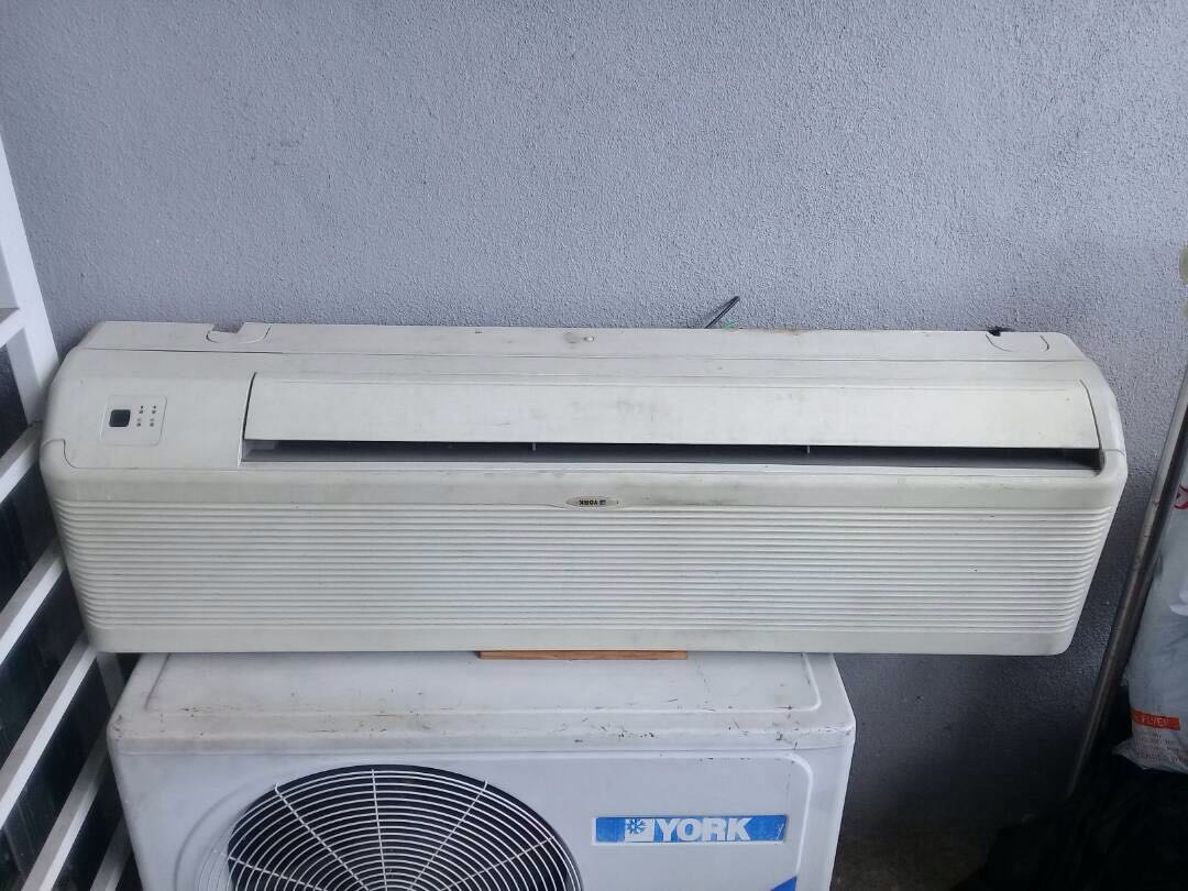 Aircond York 2 0hp Kitchen Appliances On Carousell