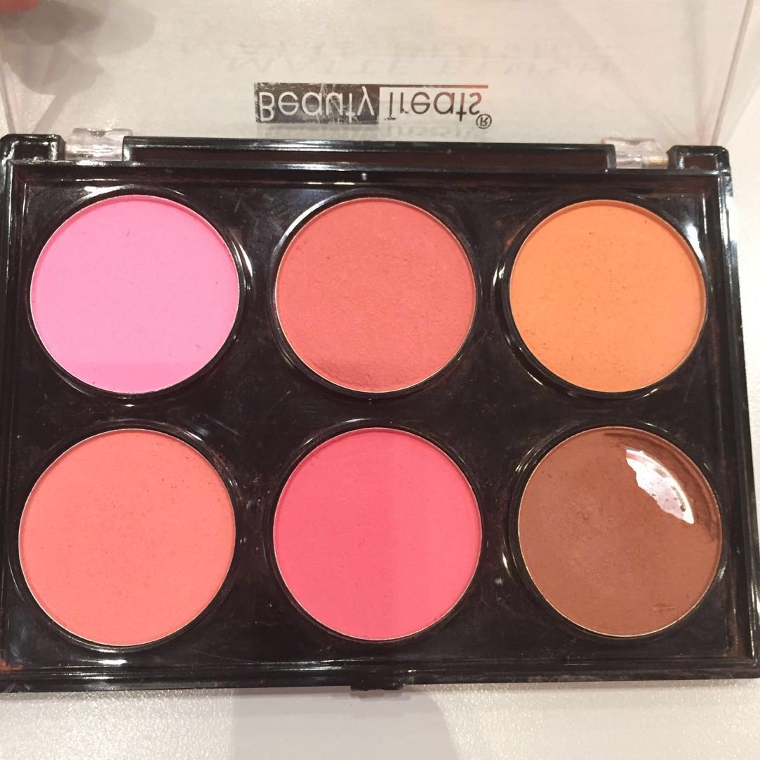 Beauty Treats Matte Blush On And Contouring Palette Kesehatan Kecantikan Rias Wajah Di Carousell