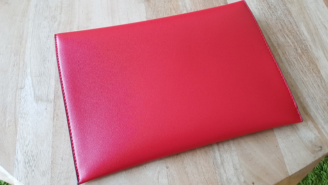 GUESS red clutch, Women's Fashion, Bags & Wallets, Clutches on Carousell