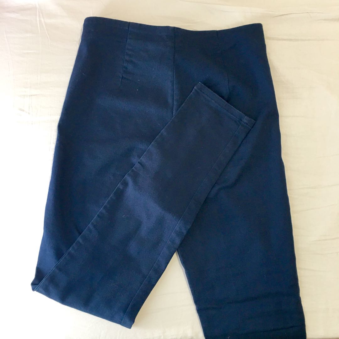 H&M Navy High Waisted Pants (Category: Jeans) located in Del Monte. Submitted by fash.forward (Listing ID 167895539, Image 1). Description: .