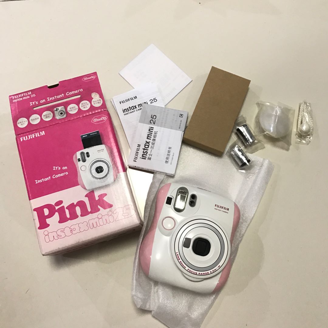 Kamera Polaroid Kamera Fujifilm Instax Mini 25 Kamera Pink Polaroid Fujifilm Pink Bayi Anak Perawatan Makanan Anak Di Carousell