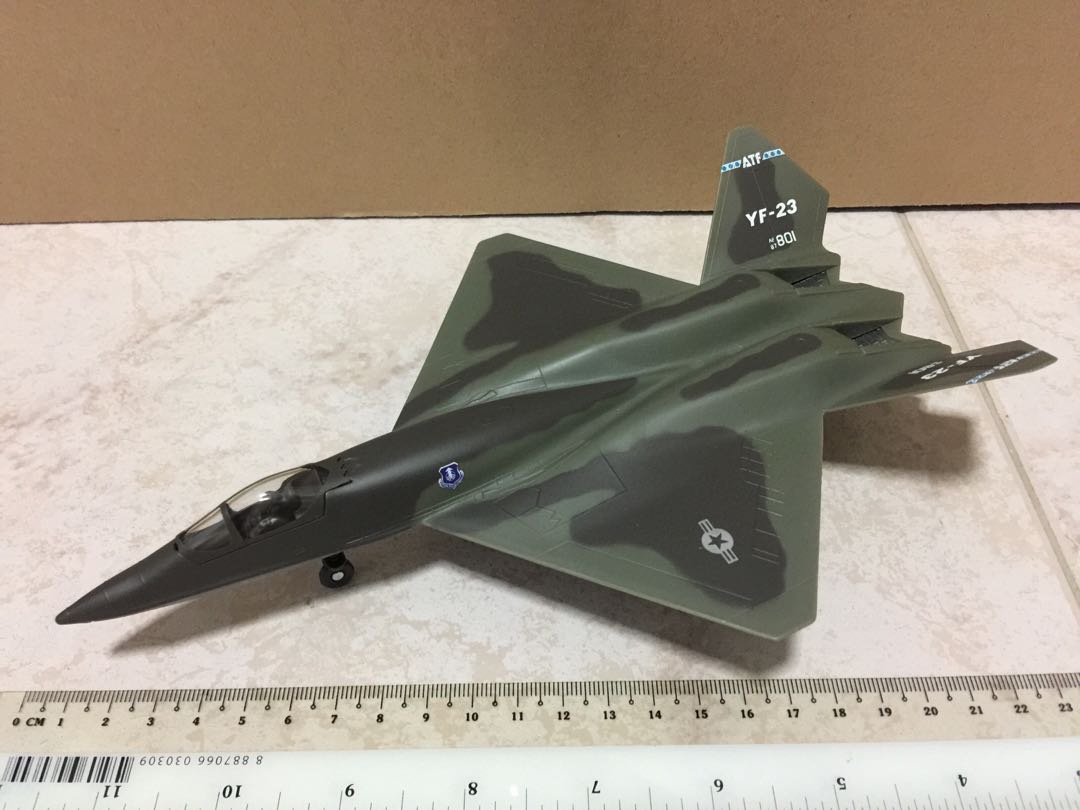 New Ray 172 Pilot Model Kit YF23 Black Widow II, Hobbies & Toys