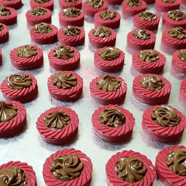 Red Velvet Nutella Tarts Food Drinks Baked Goods On Carousell