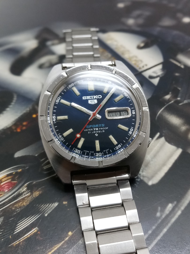 SEIKO 5 SPORTS WATER 70 PROOF AUTOMATIC WATCH 1968 s Luxury