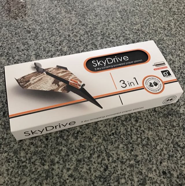 SKYDRIVE  3 in 1 SKY-SCRAPING POWERED PAPER PLANES NEW 