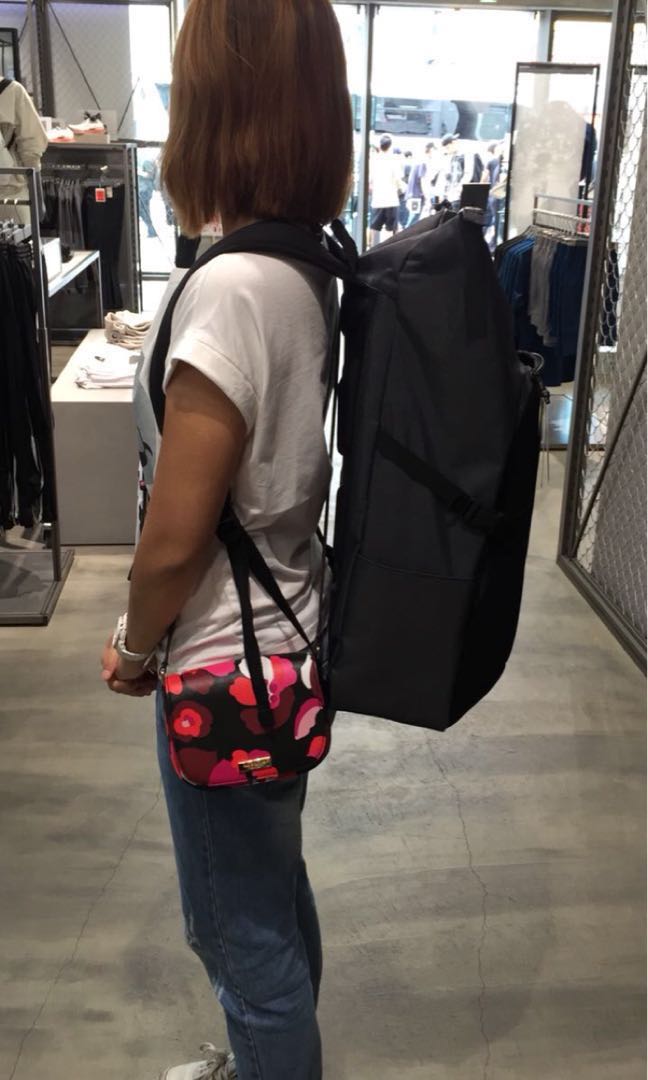 harto Característica patio de recreo SOLD) Adidas climacool backpack bag, Men's Fashion, Bags, Backpacks on  Carousell