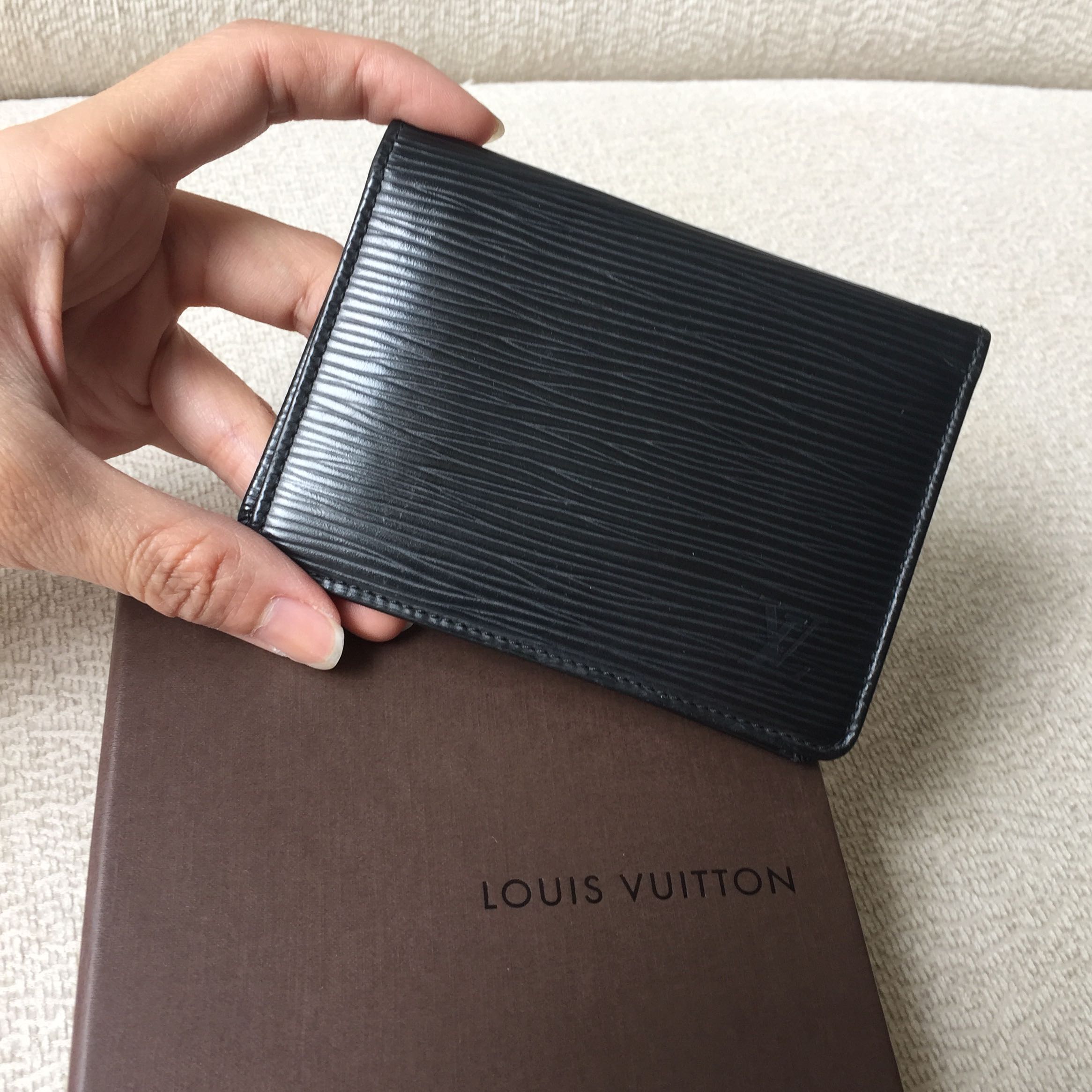 AUTHENTIC LV LOUIS VUITTON Epi Leather Card Holder / Case, Luxury