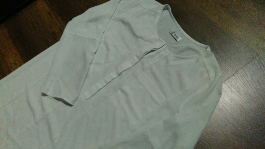 Blouse (Category: Blouses) located in Putrajaya. Submitted by juzart5 (Listing ID 168032192, Image 2). Description: .
