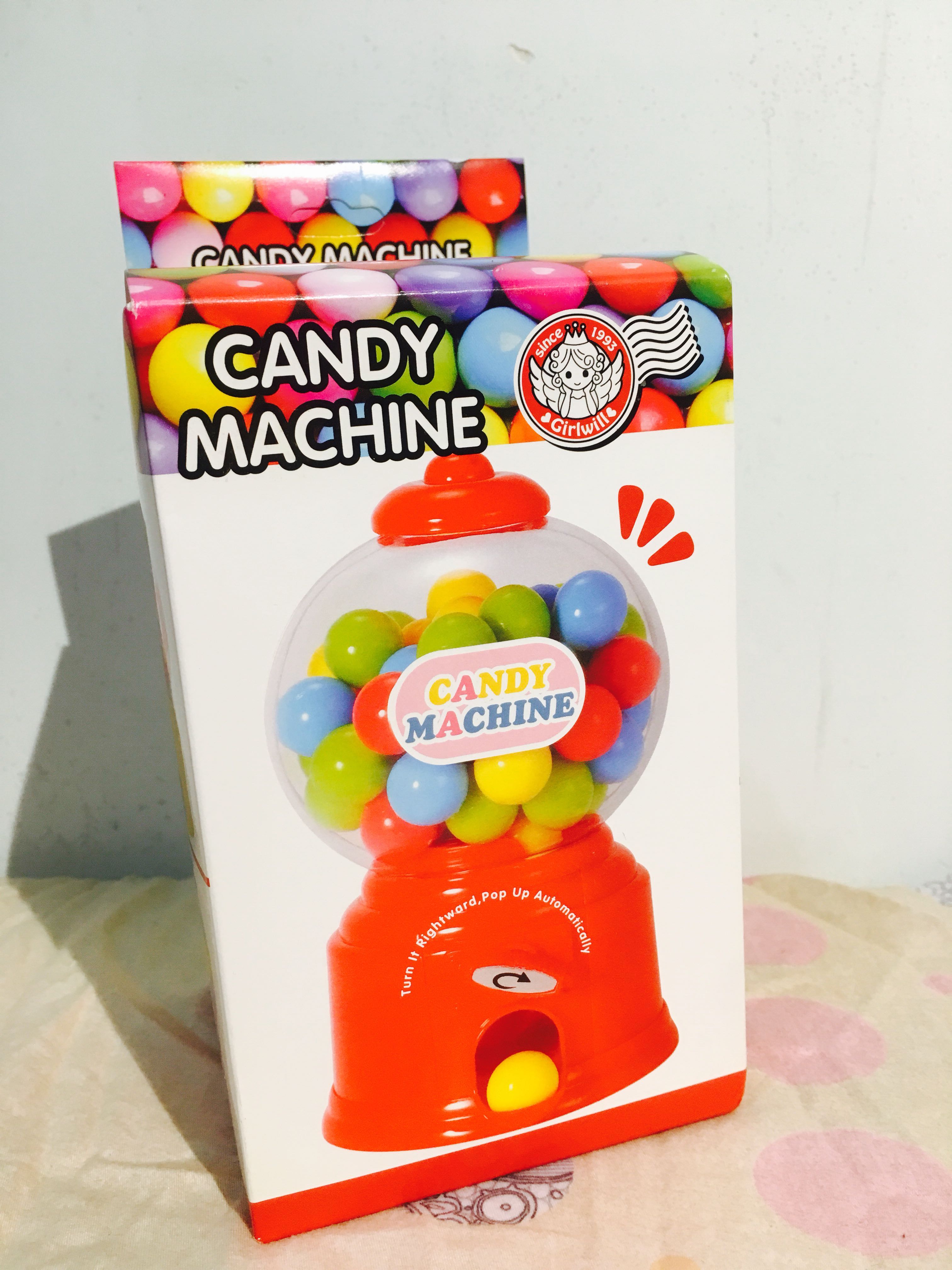 Candy Machine （分類：其他周邊）位於 Hong Kong。 由 sylviakam 提交（商品編號 167441684，圖片 2）。簡介： Candy Machine 100% New (With no Candy inside) But Jelly Belly Candy is included! 扭糖機 入面冇糖 但店主附送一包Jelly Belly 糖！。
