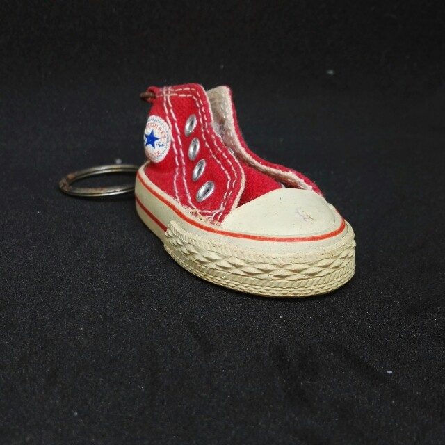 red converse keychain